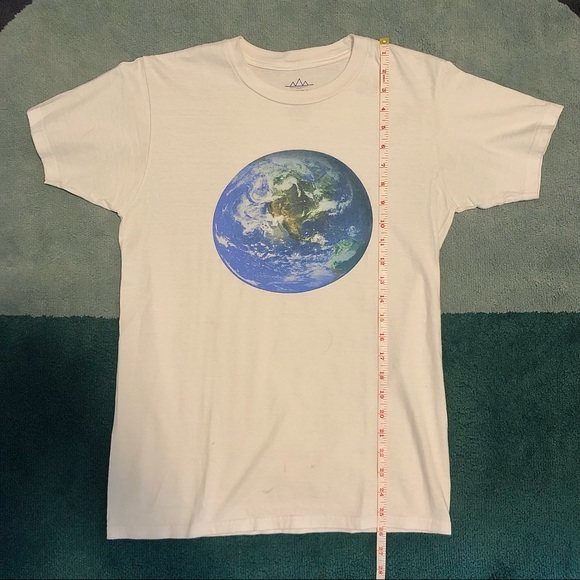 * sold* EARTH T-SHIRT - Picture 3 of 5